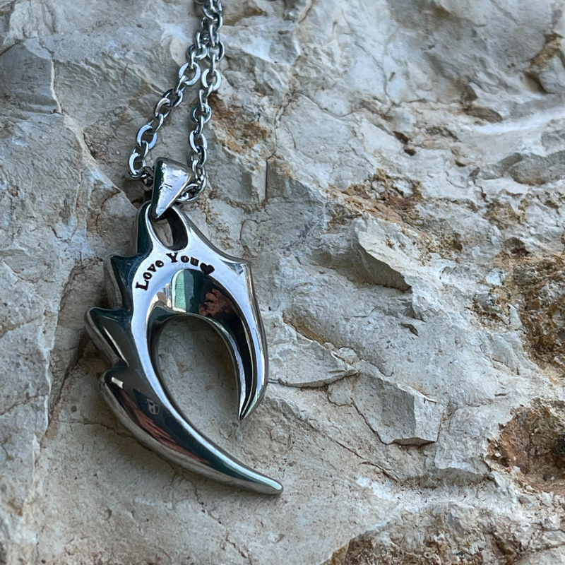 תליון טרייבל טיטניום משובץ סברובסקי