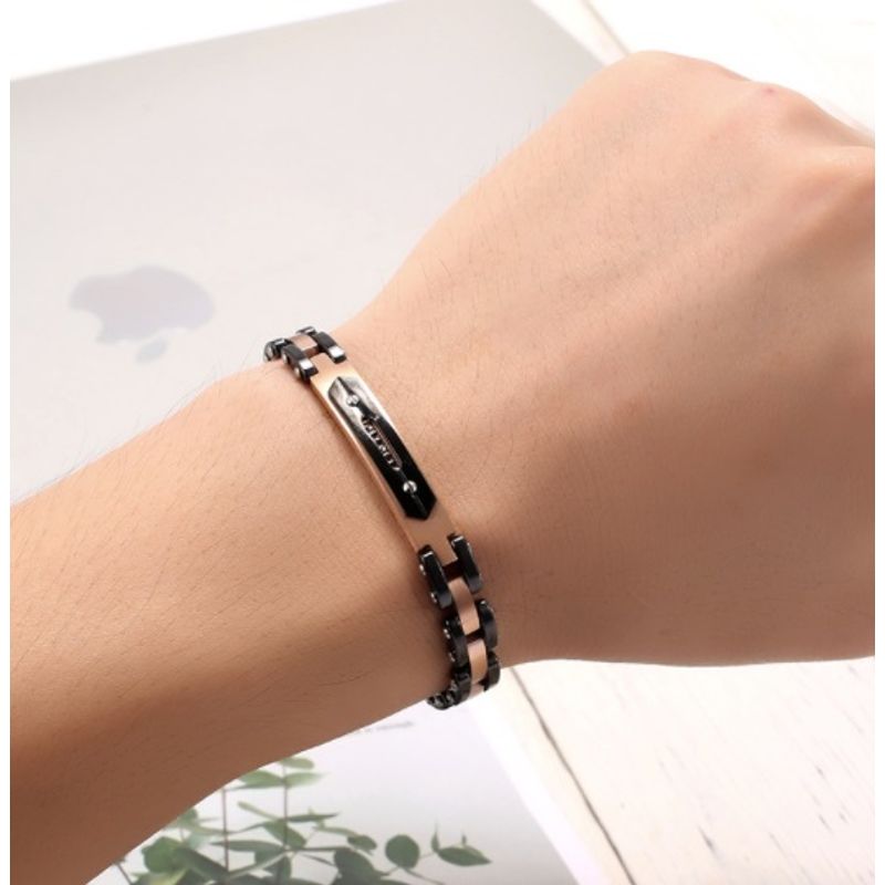 צמיד לגבר גימור שחור וזהב אדום לחריטה